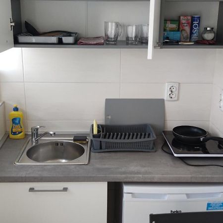 Cinema House Single & Double Rooms & Studio Apartments Пула Екстериор снимка