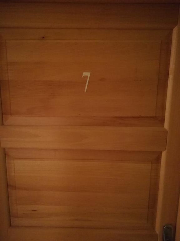 Cinema House Single & Double Rooms & Studio Apartments Пула Екстериор снимка